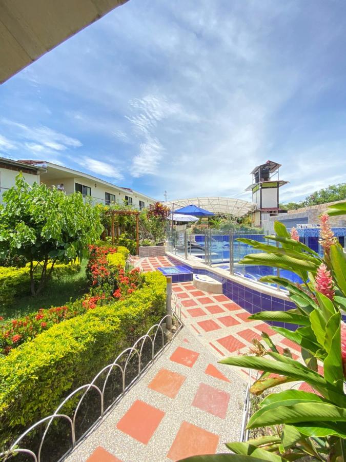 Hv Sueno Real Tatacoa Hotel Villavieja Exterior photo